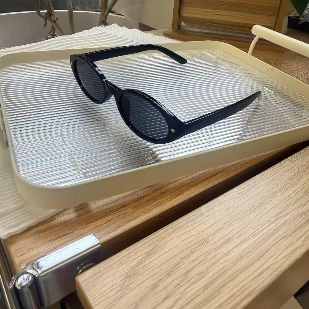 

Korean Fashion Oval Sunglasses Women Rivets Decoration Outdoor Sun Glasses UV Protection Stylish Eyewear