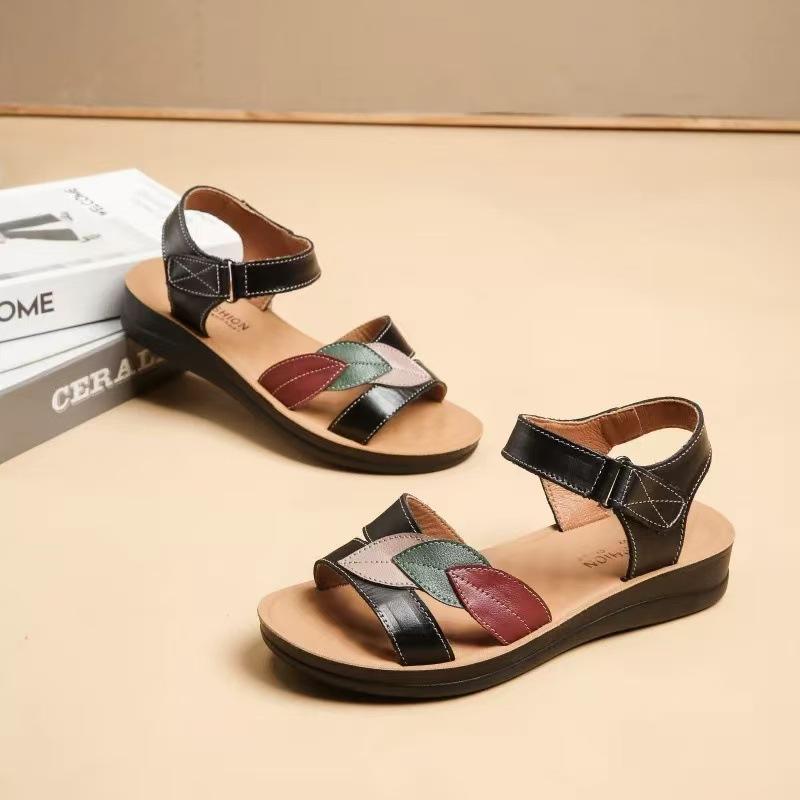 Mom Sandals Summer 2025 New Real Soft Leather Middle-aged Comfortable Flat Bottom Elderly In the Elderly Women's Shoes Non-slip