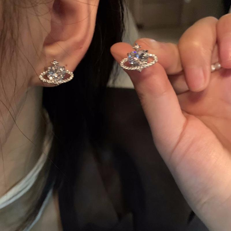 Korean Version of Retro Earrings, Cold Wind Temperament, Ear Jewelry, High-end Sense, Niche Design, Stud Earrings, Women