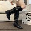 Spitze Gürtelschnalle Stapelstiefel Hohe Stiefel Ritterstiefel Herbst und Winter Gefaltete Skinny Boots Design-Stiefel