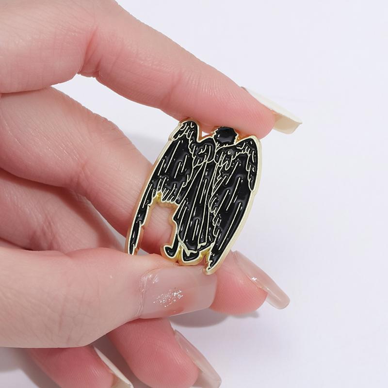 Angel Wing And Devil Wing Enamel Pins Custom Black And White Angel Brooches Lapel Badges Animal Jewelry Gift for Friends