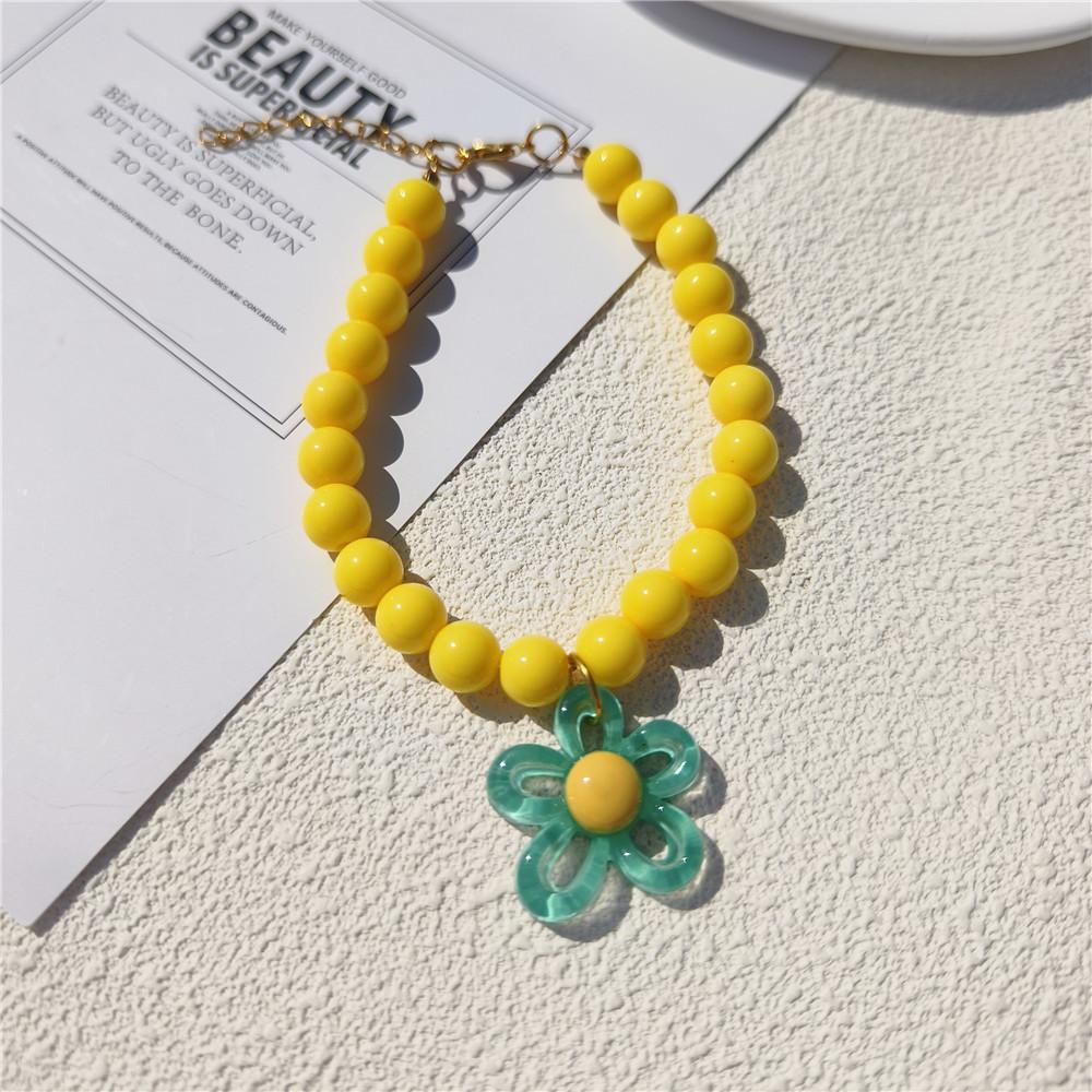 Regulowana obroża dla kota z perłami i zawieszką w kształcie kwiatka, modny naszyjnik dla małych psów, akcesoria jubilerskie dla szczeniąt, naszyjnik dla kota