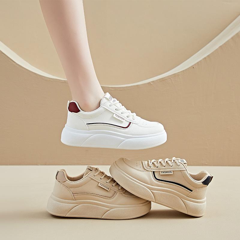 Height-increasing platform white shoes women's 2025 autumn new leather versatile sports shoes student soft-soled casual board shoes