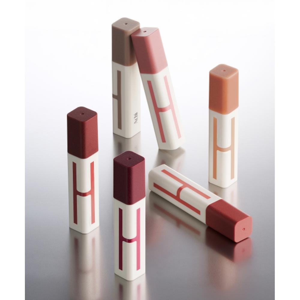 

Ачі Блер Тінт Chilling