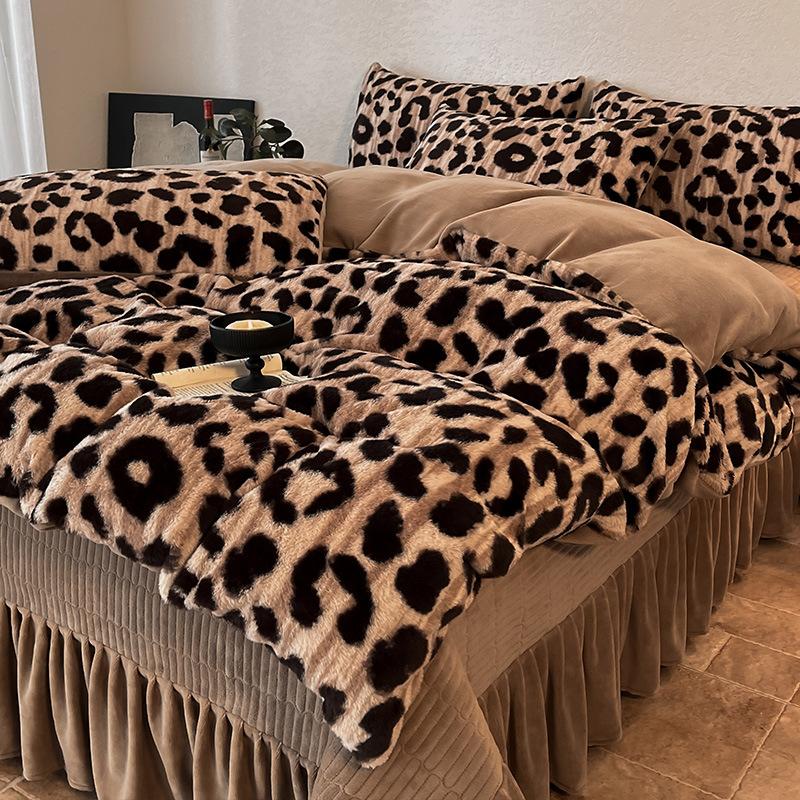 Thickened Milk Fleece Bed Cover Four-Piece Warm Coral Fleece Bed Sheet Quilt Cover Flannel Bedding Fleece 1.5m 4pc quilt cover 2.0 * 2.3m