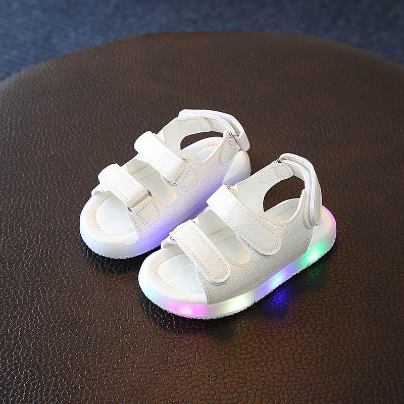 Adorable Children Casual Flashing Light Sandals With Soft Bottom And Timeless Design