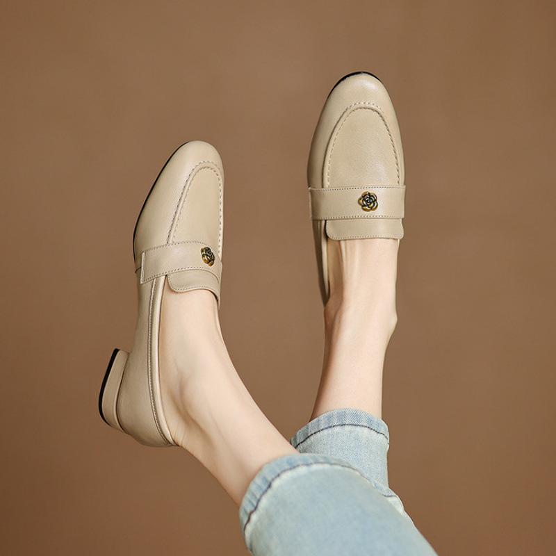 Four Seasons Casual Single Shoes New Comfortable Leather Lazy Shoes Shallow Mouth Low Top Large Size Round Head Women's Shoes Low Heel Cow Muscle Sole