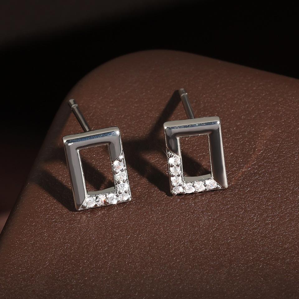 Hollow Full Diamond Zircon Inlaid Earrings Three-Dimensional Square Stud Earrings, Small Temperament Versatile Cold Wind Earrings Women