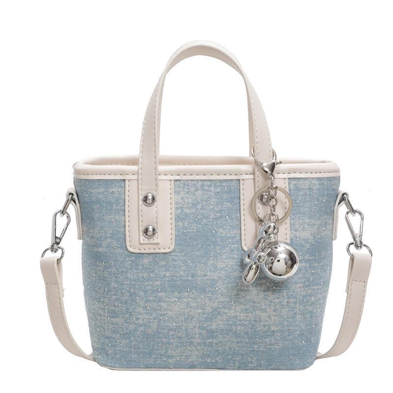 

Модна жіноча маленька квадратна сумка кросбоді та на плече на осінь 2024 Single Pack off білий колір