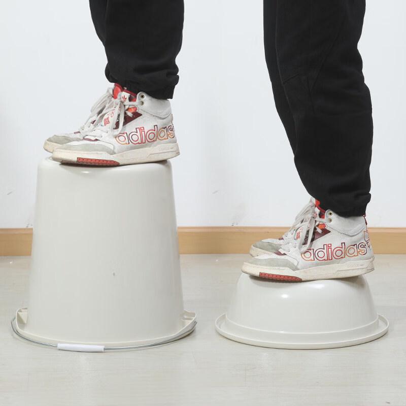 ZISIZ Large Household Plastic Bucket