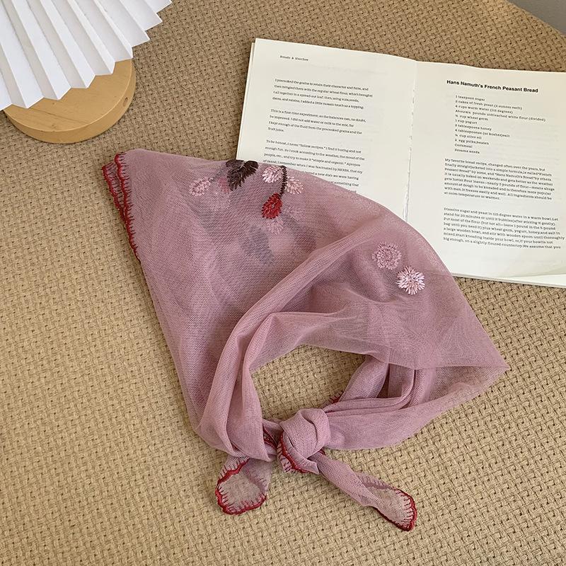 Korean Version Embroidered Magnetic Buckle Small Silk Scarf Women'S Spring And Autumn Senior Sense Foreign Style Triangle Scarf Neck Protection Mother