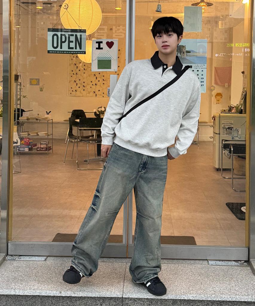 MINDBRIDGE Denim Collar Contrast Oversized Sweatshirt