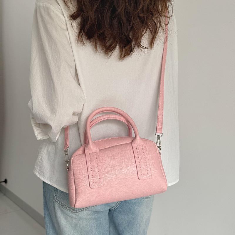 Tragbare Bowling-Kissen-Tasche Damen Herbst und Winter neu trendiges Nischendesign Textur Schulter Messenger Bag