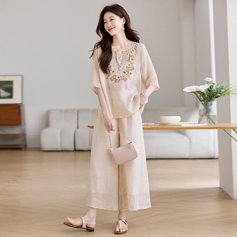 

Модный костюм для женщин, визуально омолаживающий, новый, свободный, большого размера, вышитая рубашка, брюки-палаццо, комплект из двух предметов из рами XL абрикосовый