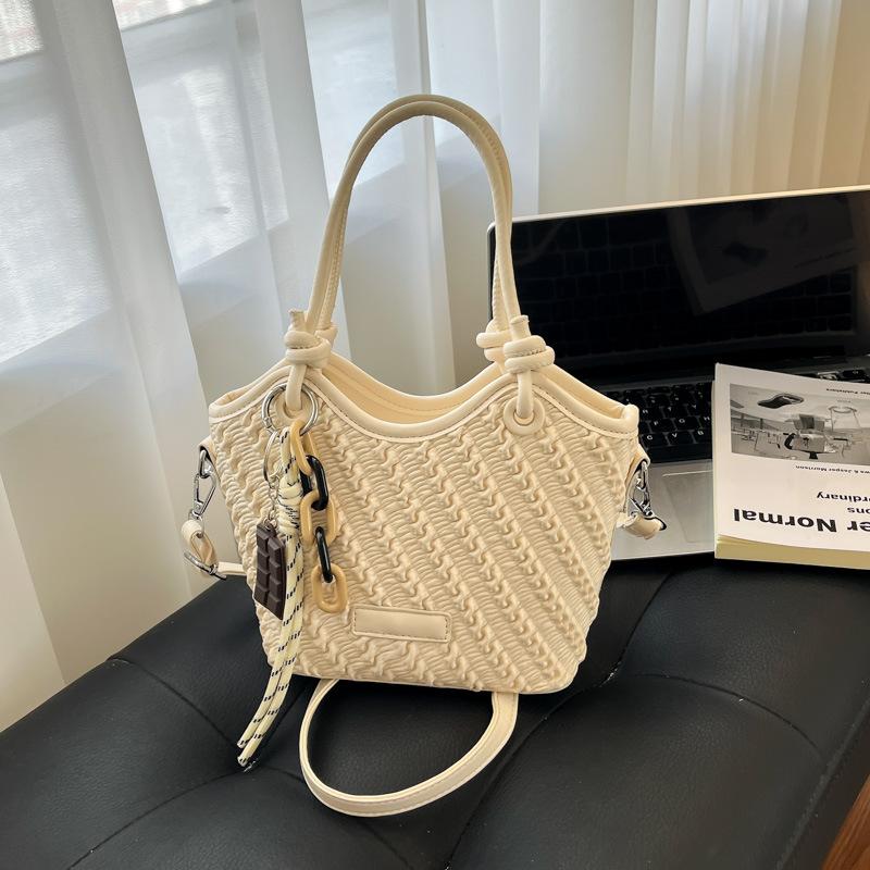 

Premium sense niche pleated bag women s new fashion shoulder handbag versatile messenger bucket bag белый