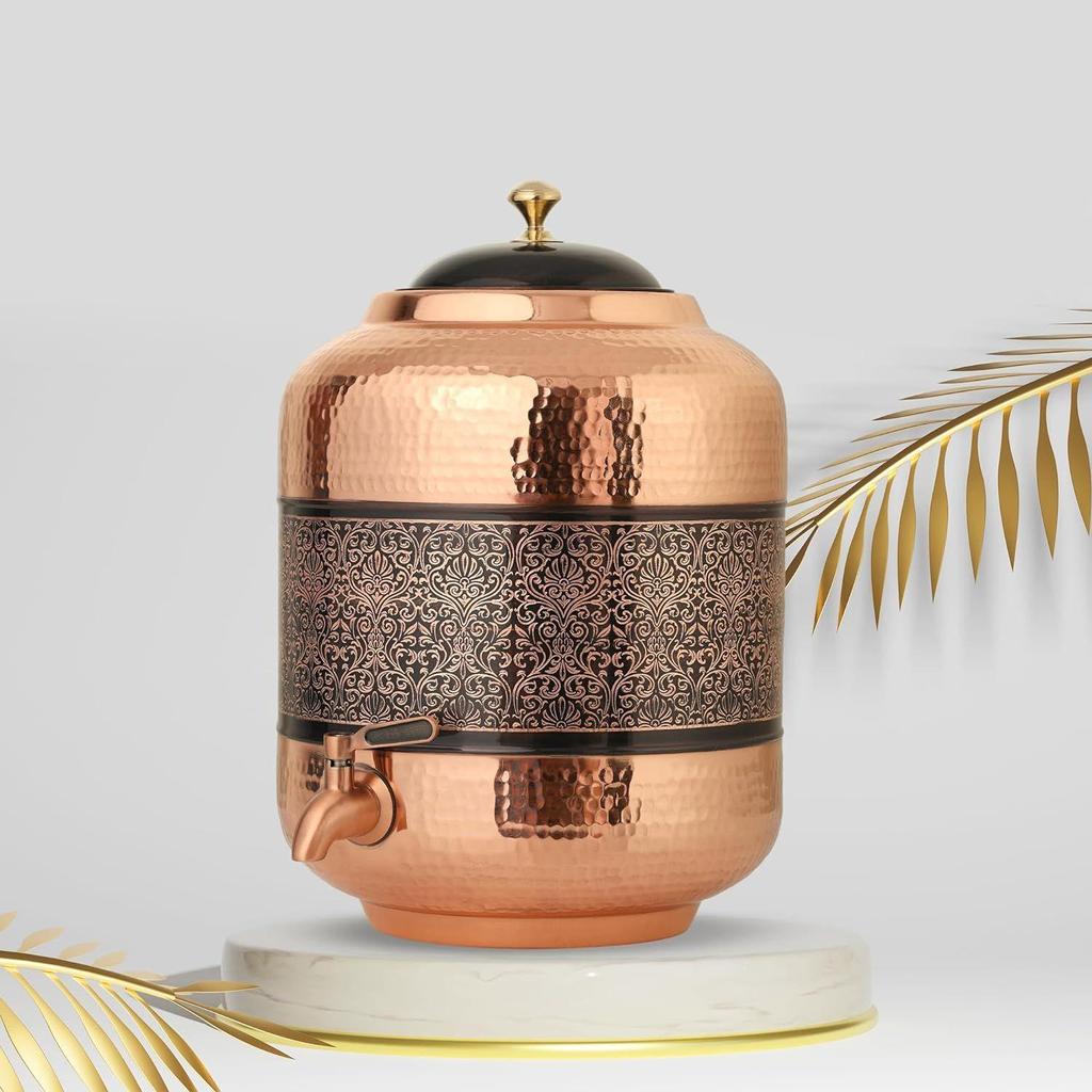 Měděné kladivo Carving Dávkovač vody Matka Vessels Nádoba Hrnec s kohoutkem z nerezové oceli 11 litrů Ájurvédské zdravotní výhody Jóga Měď