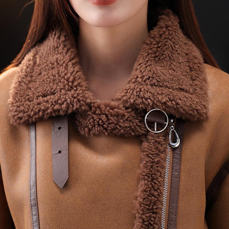 Young Mother's Fashionable 2025 Thick Velvet Leather & Fur Windproof Jacket