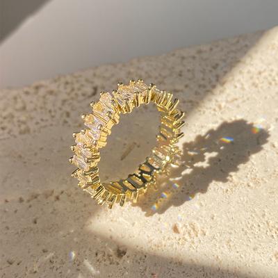 Klassische Baguette Zirkonia Verlobungsringe für Damen Luxus 18K Goldfarbe Plattiert Hochzeitsfeier Zirkon