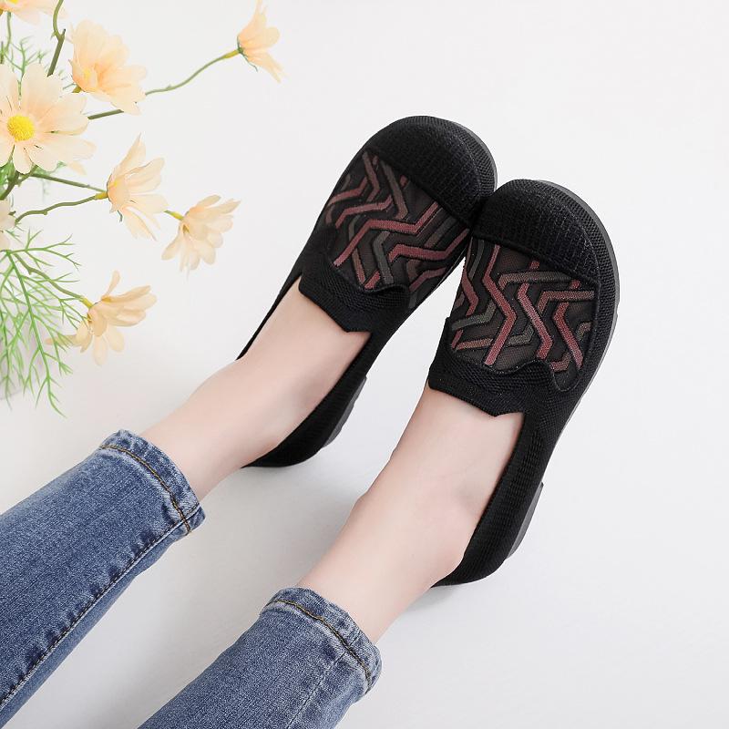 

New summer middle-aged and old mother single shoes mesh shoes breathable non-slip soft sole old Beijing cloth shoes female support 41