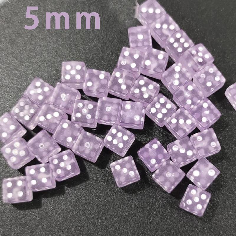 50 stuks 5 mm Acryl Mini Dobbelstenen Gaming Rechte Hoek Dobbelstenen Standaard D6 Punt Zes Zijdige Kubus Dobbelstenen Voor Bordspel Accessoires