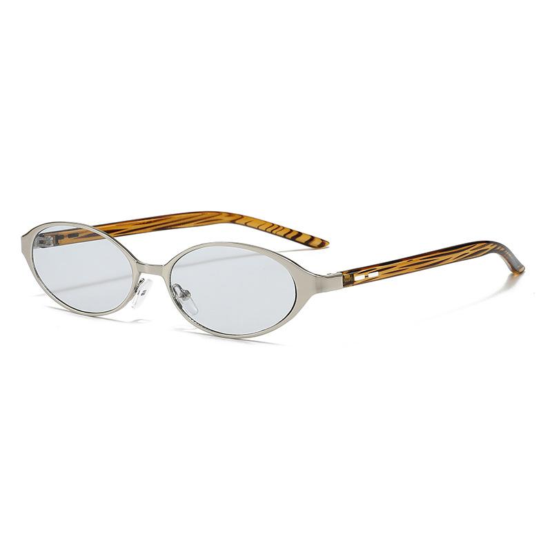 Retro-style, slimming sunglasses for women, new design, with a sophisticated and trendy oval frame GM Sunglasses catwalk, posing, and sun visors for