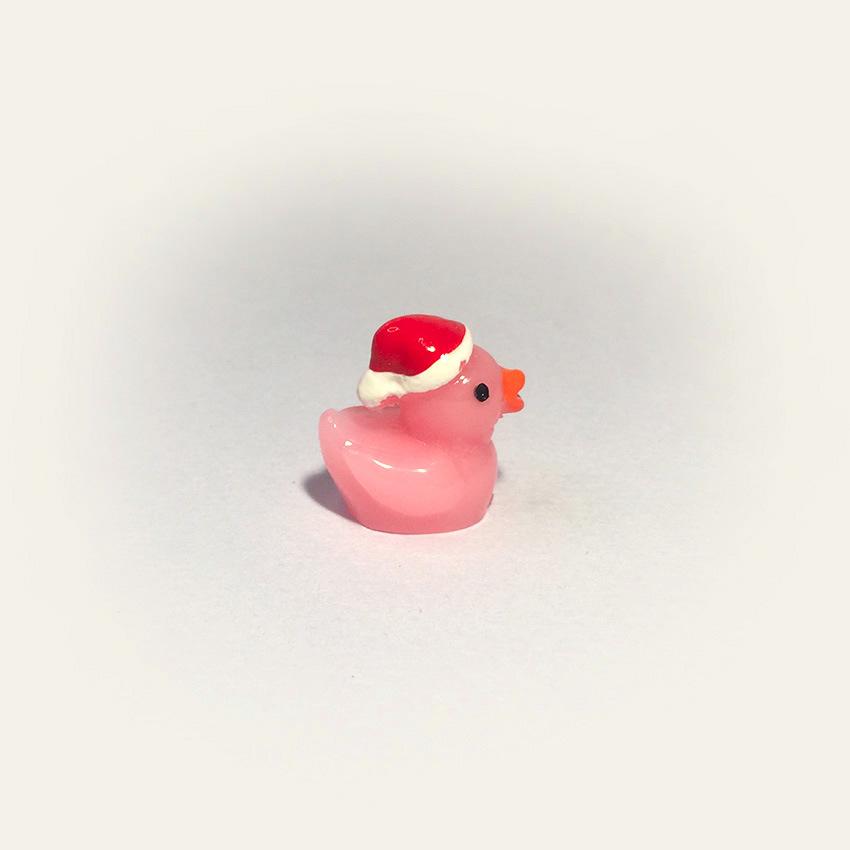 Vivid Luminous Duckling Pendant: Creative Micro-Landscape Ornament in Resin