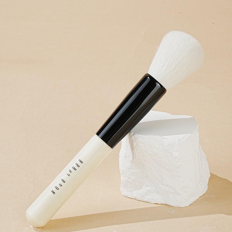 

Barbie BB White Goat Hair Round Face & Blush Brush - Short Handle