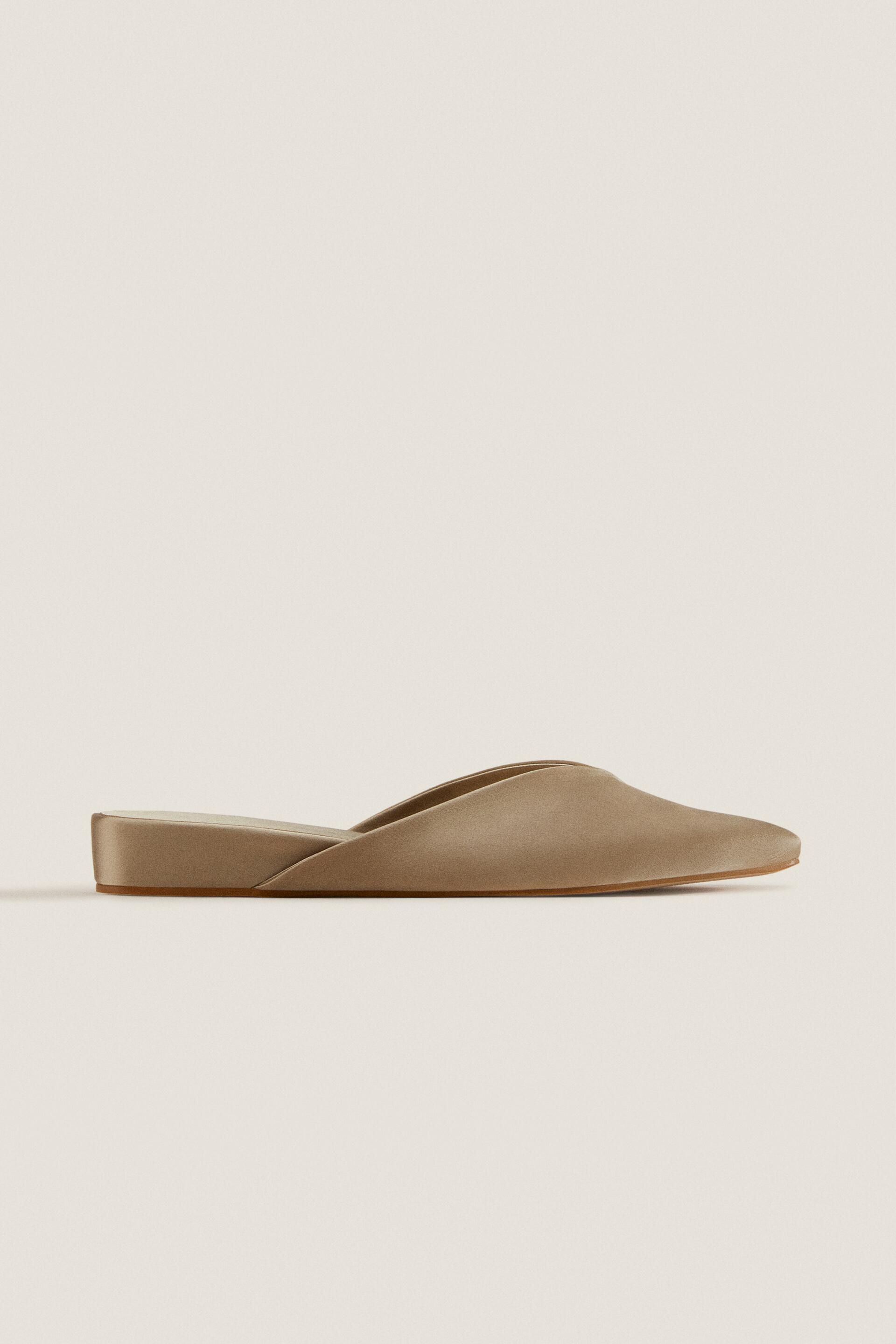 

САТИНОВЫЕ ТАПОЧКИ НА ТЕЛЕЖКЕ