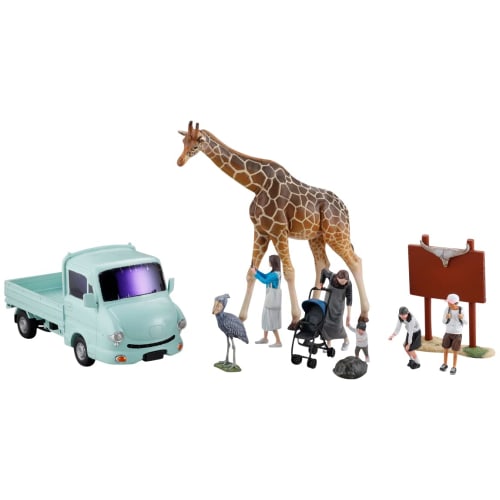 Kaiyodo ARTPLA Tourist and Giraffe Set, Unpainted and Unassembled Plastic Model Kit AP005