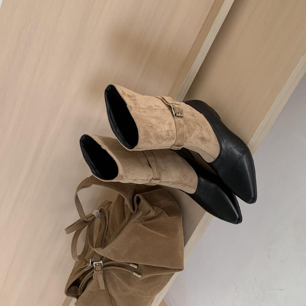 2025 Autumn and Winter New Pointed Head Color Matching Medium Tube Belt Buckle Thick Medium Heel Thin Fashion Martin Women's Boots