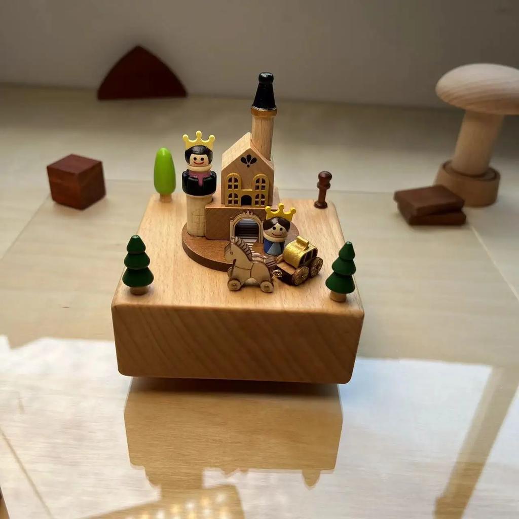 Wooden Carousel Music Box Retro Ornaments Cartoon Hand Cranked Musical Box for Christmas Birthday Gifts Desk Decoration Ornament