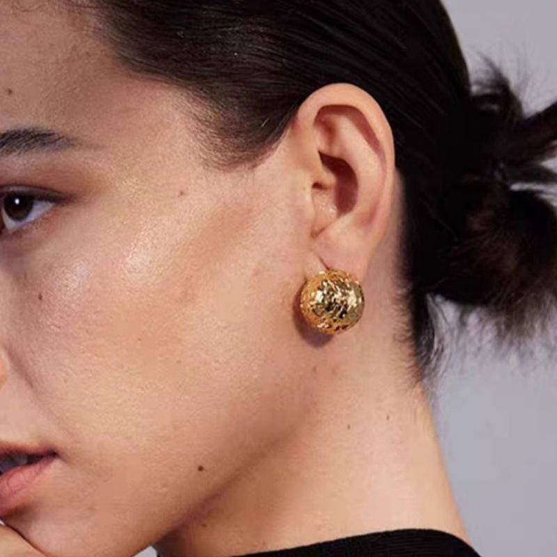 Niche High-Grade Metal Copper-Plated 18K Real Gold Texture Pleated Semicircle S925 Silver Needle Stud Earrings Personalized Temperament Earrings