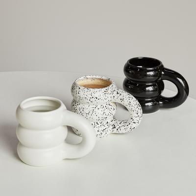 Kreativer Wasserbecher Keramiktasse Nordische Kaffeetassen mit großem Handgriff Farbige Keramik Große Saftbecher