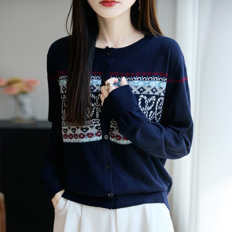 Worsted wool jacquard cardigan women's autumn and winter new small safflower knitted sweater jacket short loose and gentle wind sweater