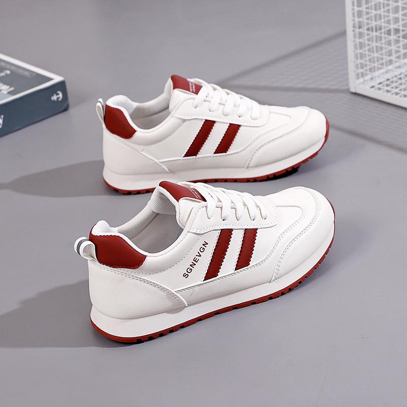Lightweight Women's Sneakers for Stepping On Shit 2025 New Spring Versatile Leather Soft-soled Non-slip Forrest Gump Shoes L903