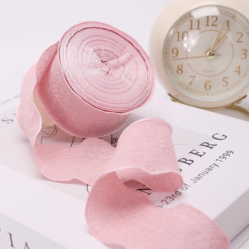 

Высококачественная льняная лента: Эластичные плиссированные оборки шириной 4 см для упаковки букета ко Дню матери или коробки для торта.