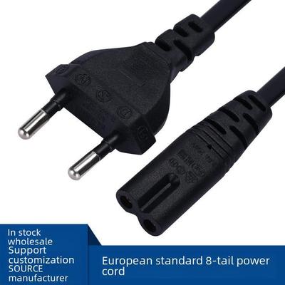 8-poliges Netzkabel nach europäischem Standard für Schreibtischlampe, Audio und Drucker mit deutschem Zweirundstecker.