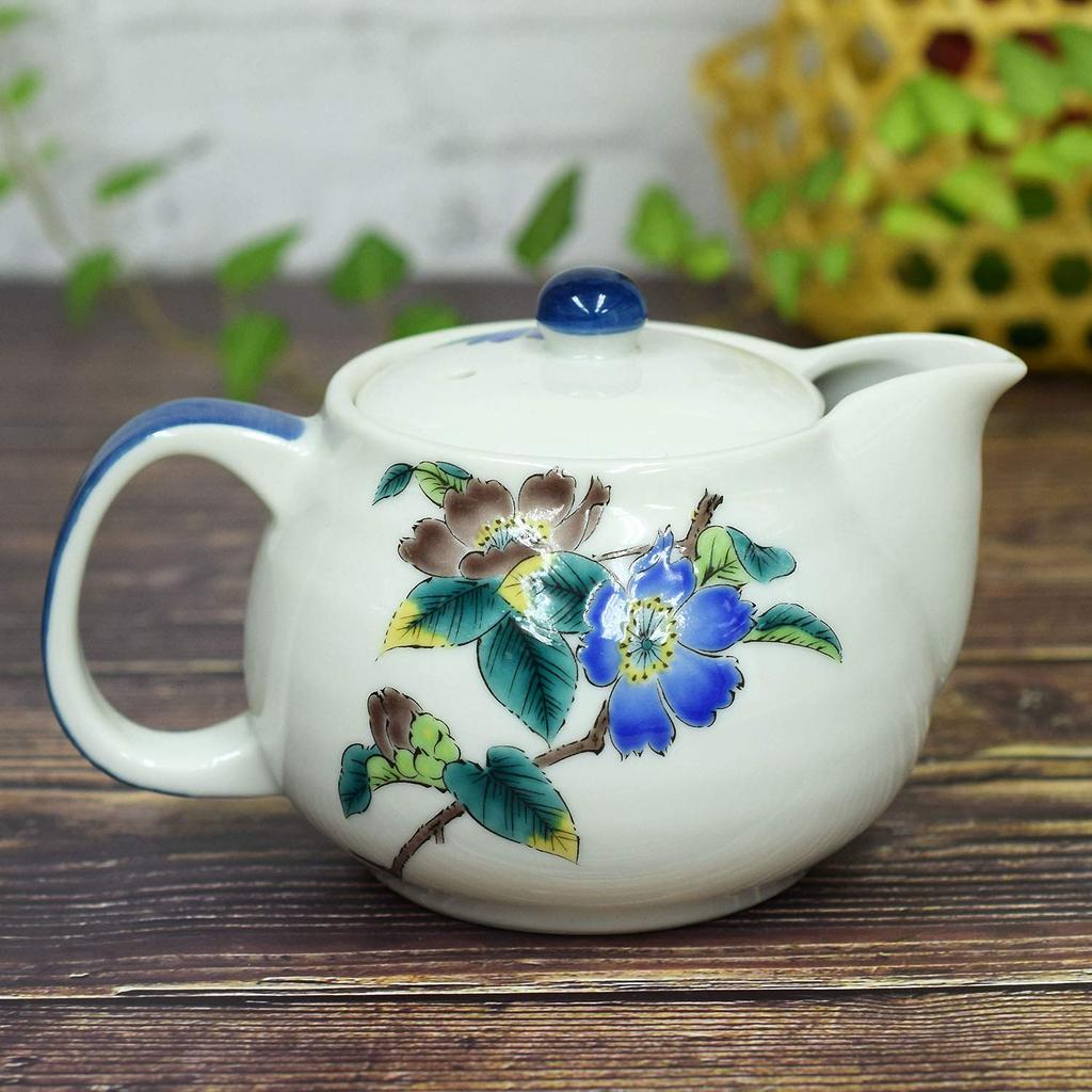 Waza no Kura: Stylish Kutani ware teapot with camellia design and tea strainer. Made in Japan. A premium ceramic brand. A great birthday gift.