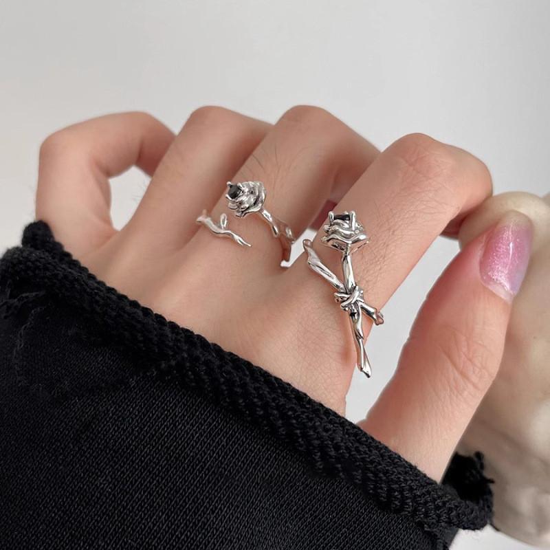 Chic Adjustable Geometric Ring For Women Fashionable Statement Jewelry 2024