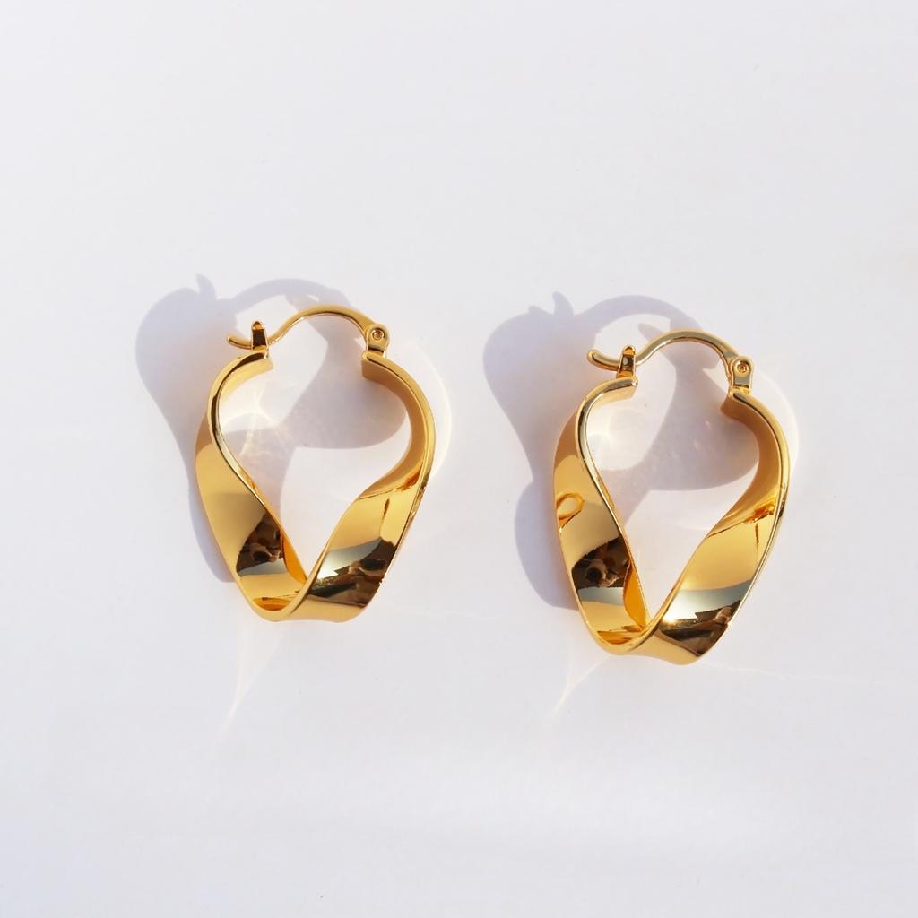 Cold Wind Design Twisted Irregular Geometric Earrings Fashionable Metal Wind Ear Buckles 173