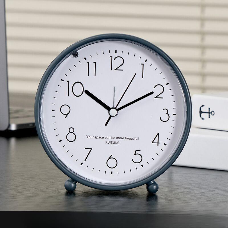 

Простой маленький будильник настольные часы бесшумные с ночником часы для спальни 13cm