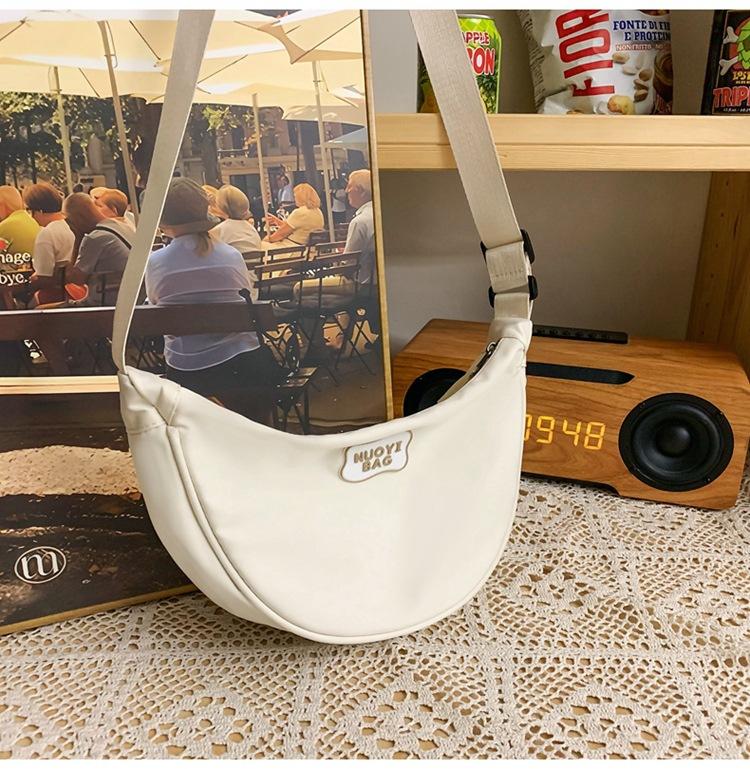 

Pastel Macaron Minimalist Bag Women Dopamine Small Crossbody Bag Niche Design Large Capacity Dumpling Bag New білий