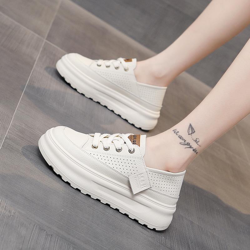 Sports and leisure new fashion retro style light and comfortable not tired feet soft sole versatile single shoes women