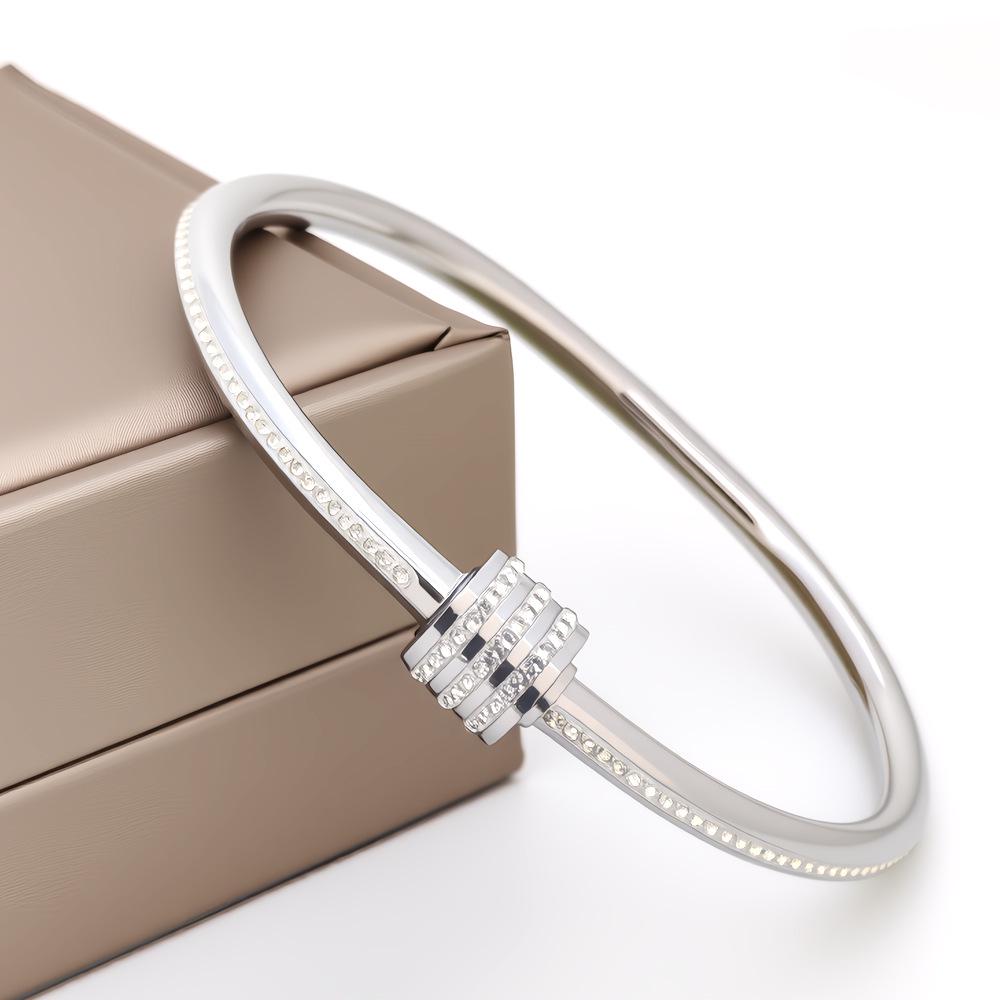 Elegant Slim Waist Titanium Steel Bracelet with Diamond Inlay, 18K Gold, Women's Niche Design