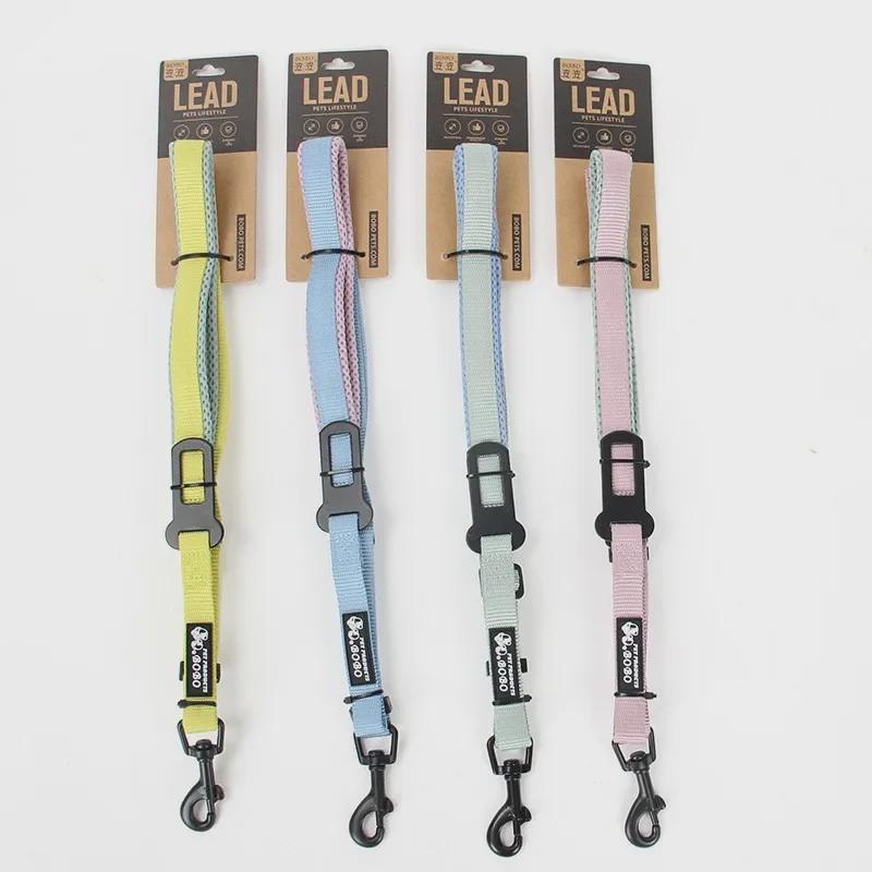 „Lesă de siguranță pentru mașini pentru animale de companie: Centuri de siguranță pentru câini și pisici pentru călătorii în siguranță"