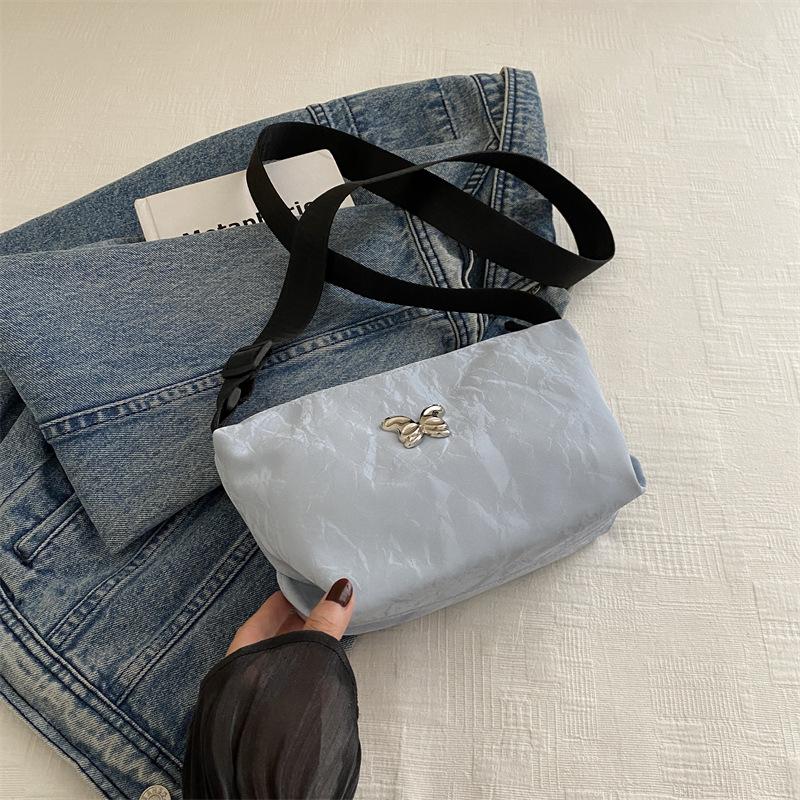 Retro Fashionable Hand-in-Lawed One-Shoulder Korean Niche Underarm Bag Women's New Crossbody Bag Pillow Bag