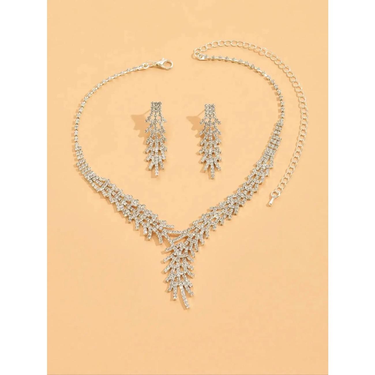 

3 модных и элегантных женских ослепительных цветочных страз V-образные ожерелья, серьги, великолепные украшения, подарки на свидание silver