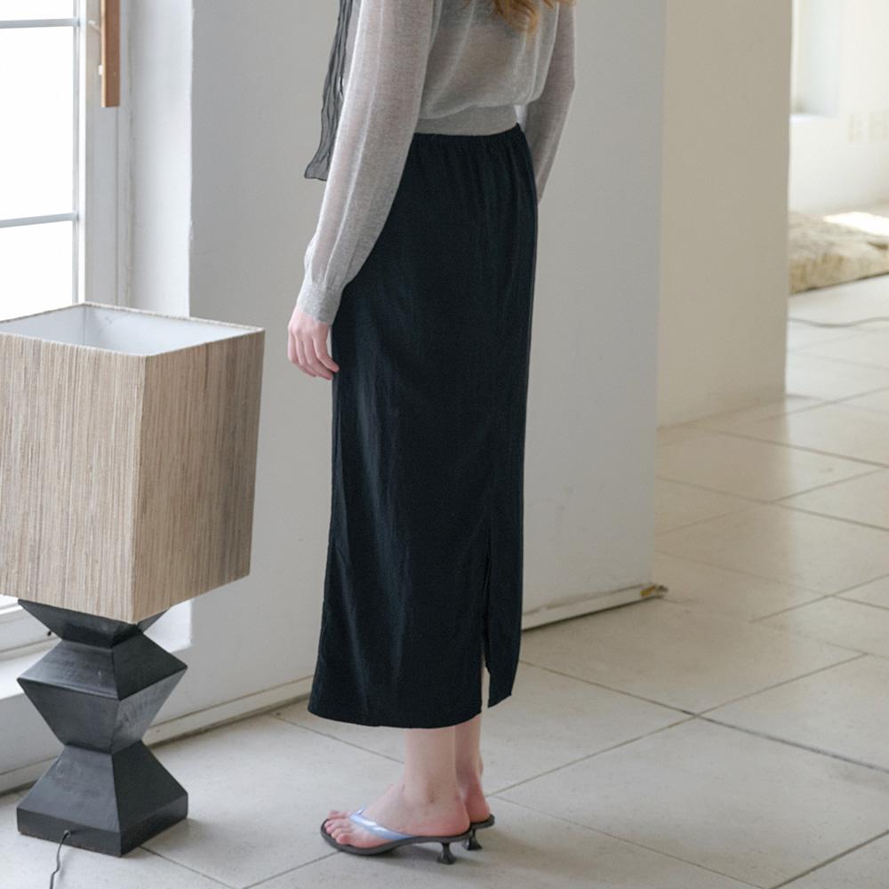 Elssibeui Shirred Waist Midi Skirt_Black