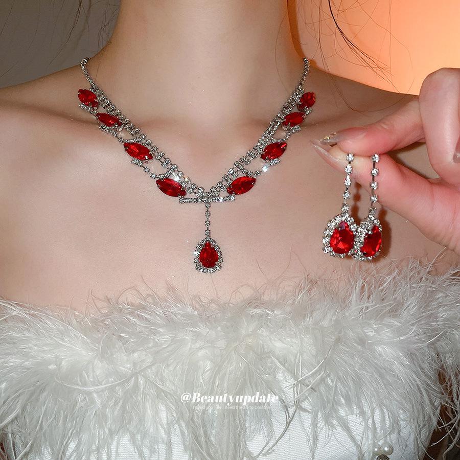 Elegant Vintage Rhinestone Water Drop Necklace & Earring Set for Women