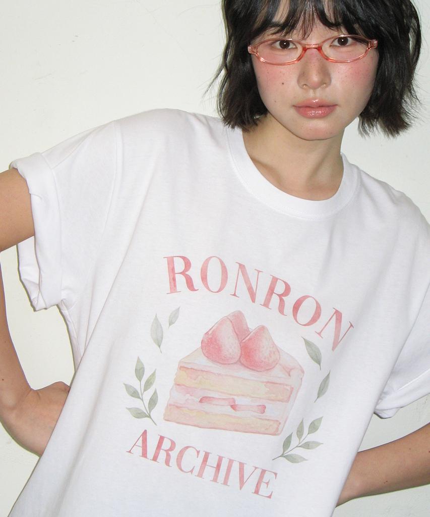 RONRON Strawberry Cake Basic Fit T Shirt White